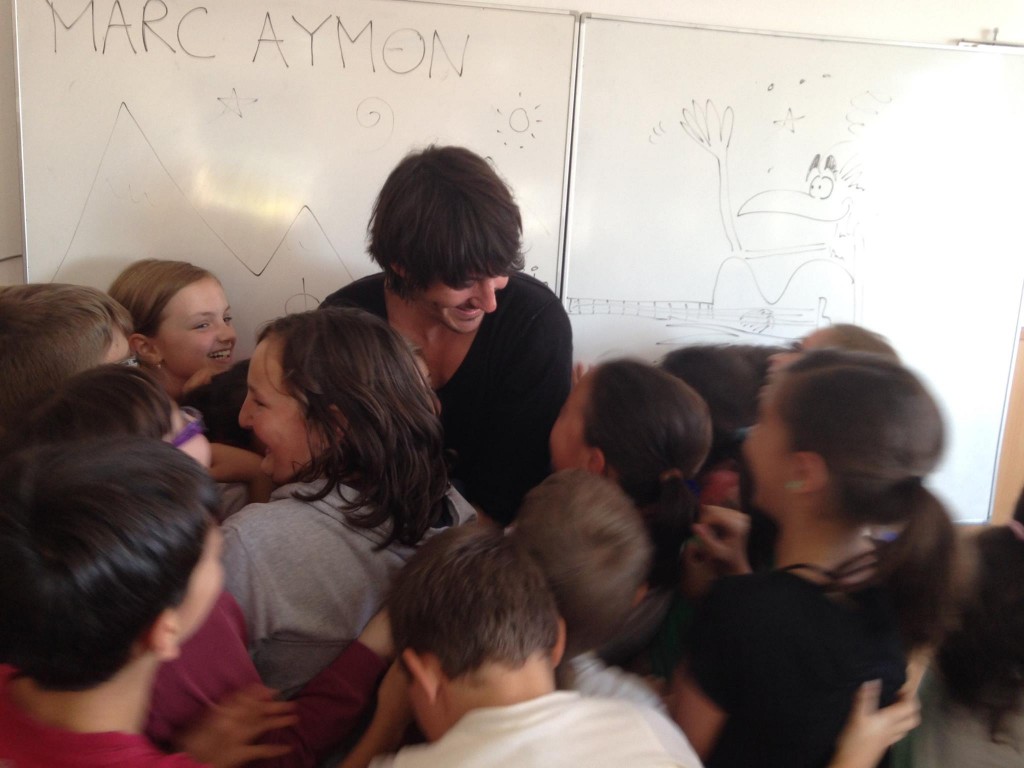 En Roumanie, visite d'une classe avant les concerts !