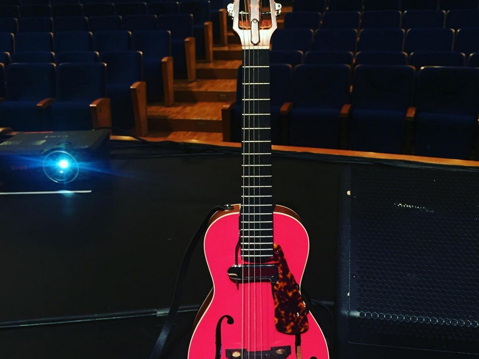 concert vernissage guitare - humains - marc aymon